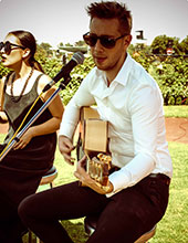 nathan & susie Melbourne acoustic duo