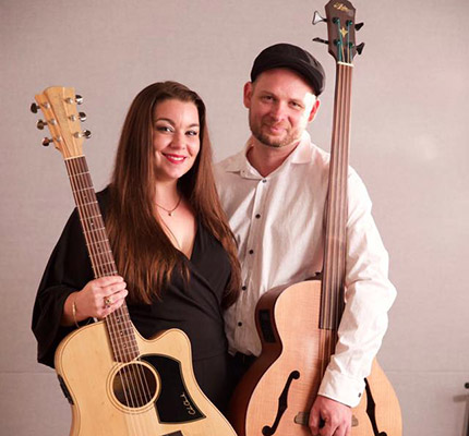 Mike and Susie Guitar Vocal Duo Queensland-5